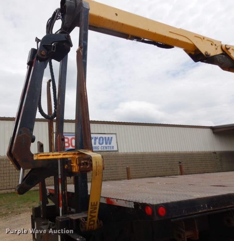 image for item IT9421 1996 Ford LTLS9000  crane truck