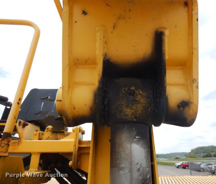 image for item IT9421 1996 Ford LTLS9000  crane truck