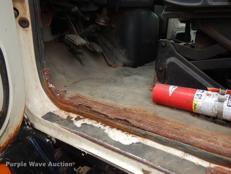 image for item IT9421 1996 Ford LTLS9000  crane truck