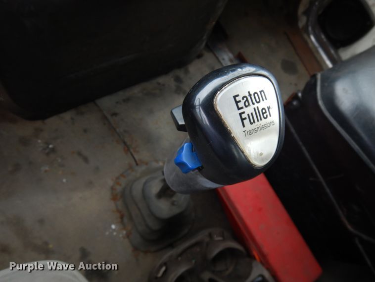 image for item IT9421 1996 Ford LTLS9000  crane truck