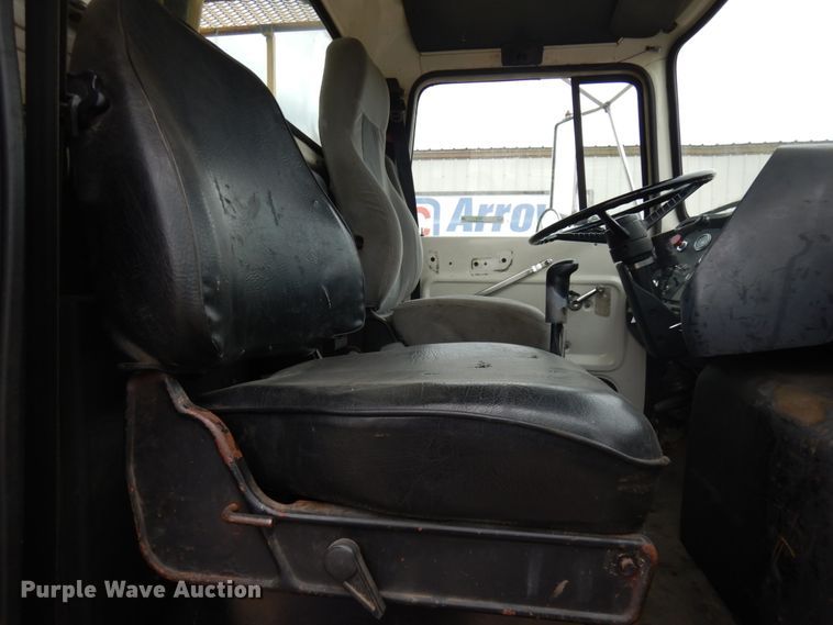 image for item IT9421 1996 Ford LTLS9000  crane truck