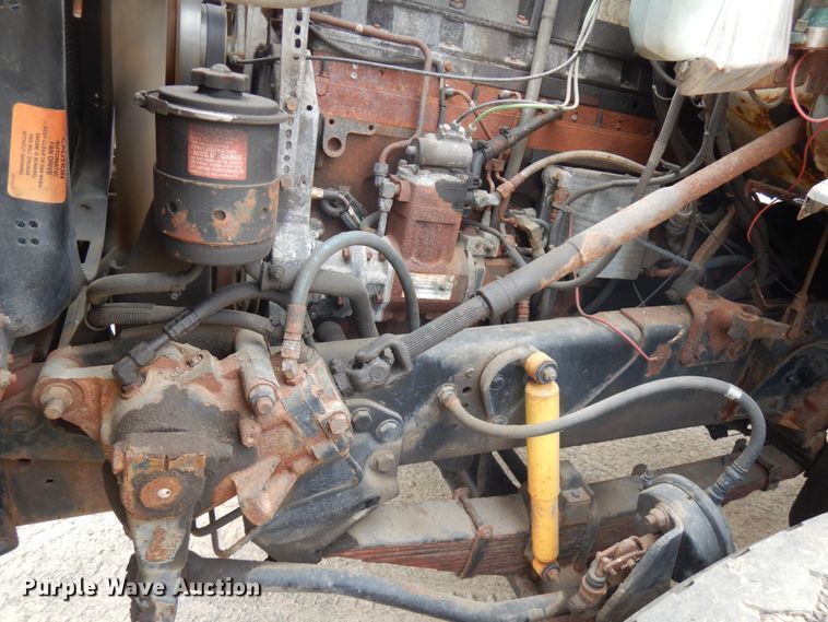 image for item IT9421 1996 Ford LTLS9000  crane truck