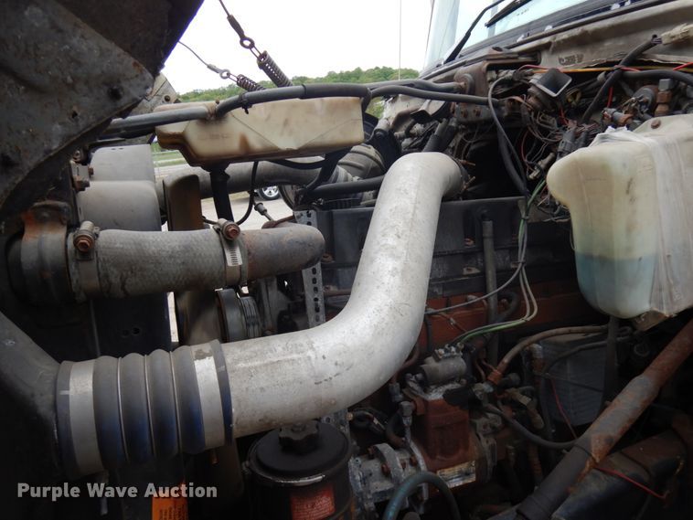 image for item IT9421 1996 Ford LTLS9000  crane truck