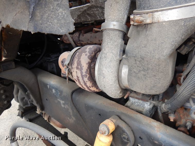 image for item IT9421 1996 Ford LTLS9000  crane truck