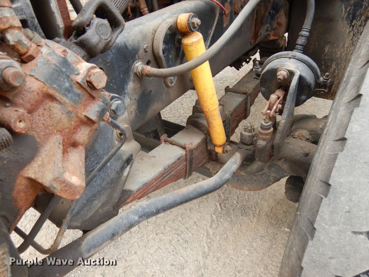 image for item IT9421 1996 Ford LTLS9000  crane truck