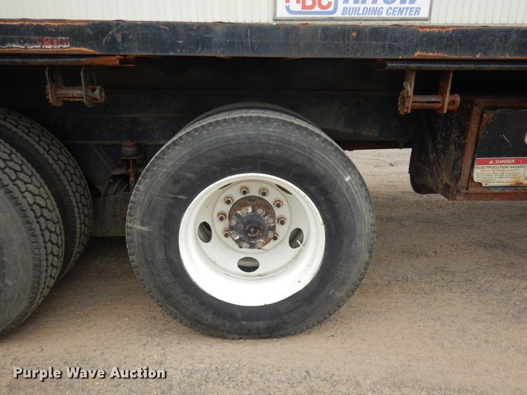 image for item IT9421 1996 Ford LTLS9000  crane truck