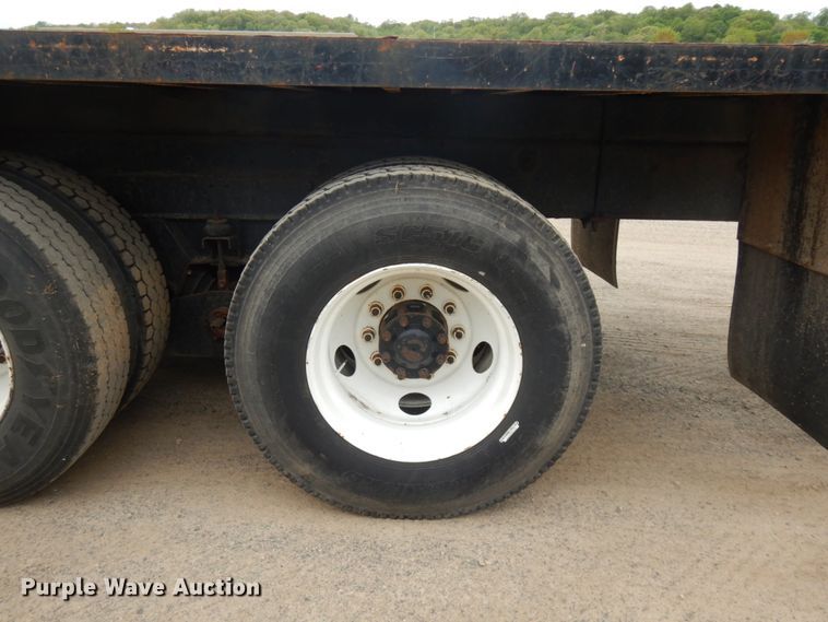 image for item IT9421 1996 Ford LTLS9000  crane truck