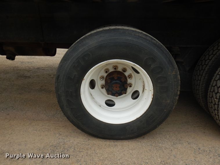 image for item IT9421 1996 Ford LTLS9000  crane truck