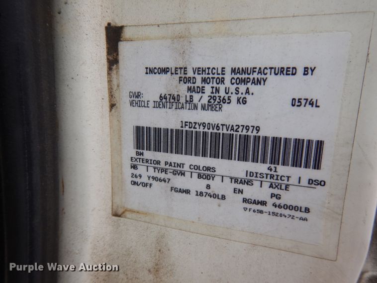 image for item IT9421 1996 Ford LTLS9000  crane truck