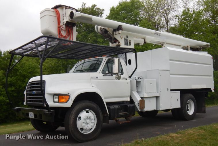image for item IT9422 1997 Ford F800  forestry bucket truck