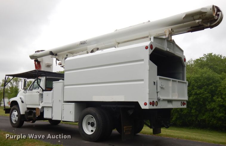 image for item IT9422 1997 Ford F800  forestry bucket truck