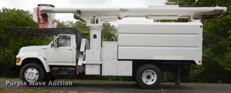 image for item IT9422 1997 Ford F800  forestry bucket truck