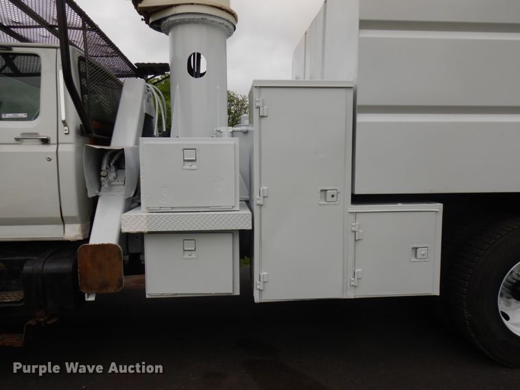 image for item IT9422 1997 Ford F800  forestry bucket truck