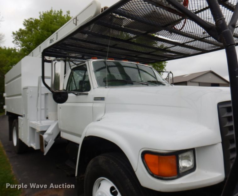 image for item IT9422 1997 Ford F800  forestry bucket truck