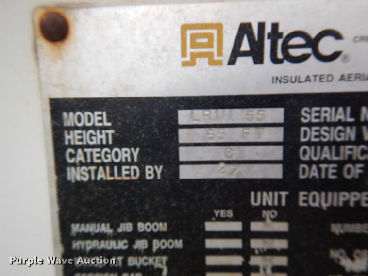 image for item IT9422 1997 Ford F800  forestry bucket truck