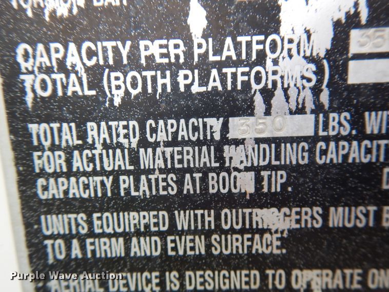 image for item IT9422 1997 Ford F800  forestry bucket truck