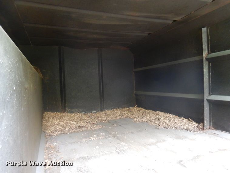 image for item IT9422 1997 Ford F800  forestry bucket truck