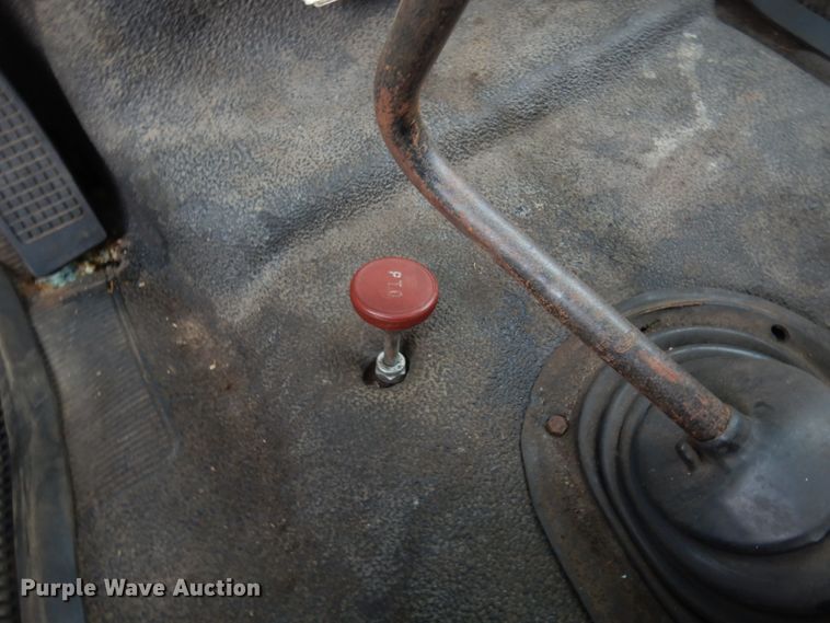 image for item IT9422 1997 Ford F800  forestry bucket truck