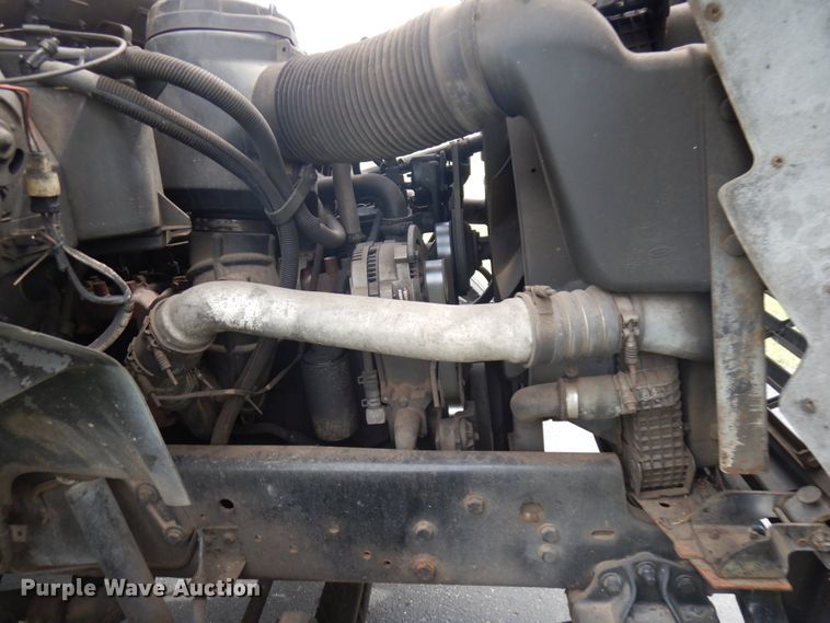 image for item IT9422 1997 Ford F800  forestry bucket truck