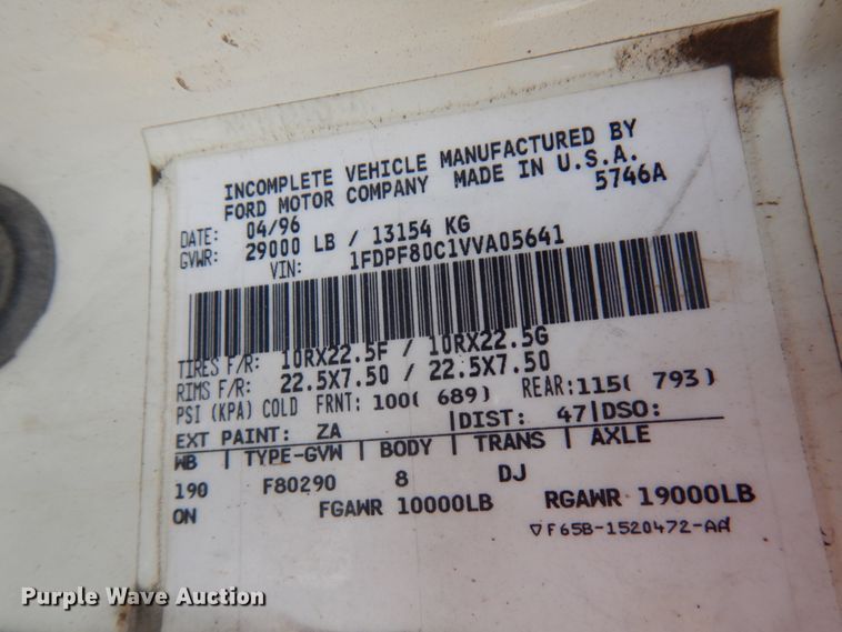 image for item IT9422 1997 Ford F800  forestry bucket truck