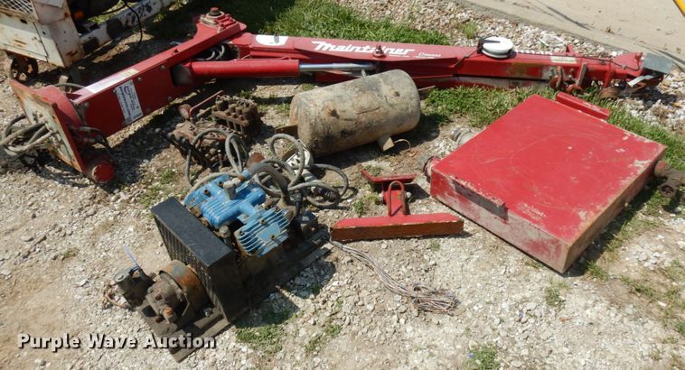 image for item IT9445 Maintainer 1111-15  truck mounted crane