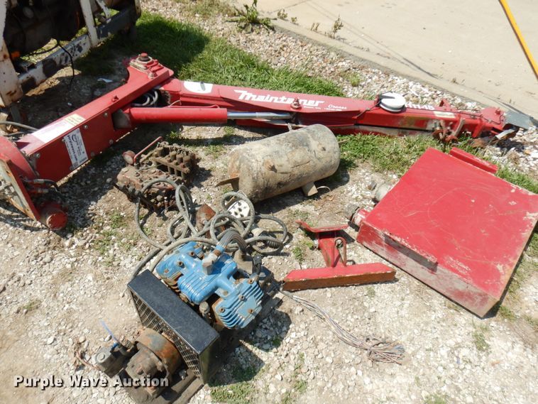 image for item IT9445 Maintainer 1111-15  truck mounted crane