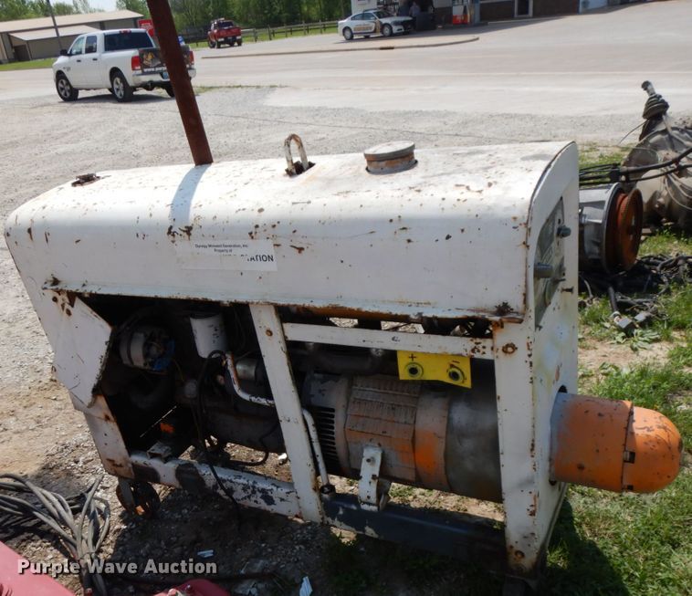 image for item IT9446 Lincoln SA-200-F-163  welder