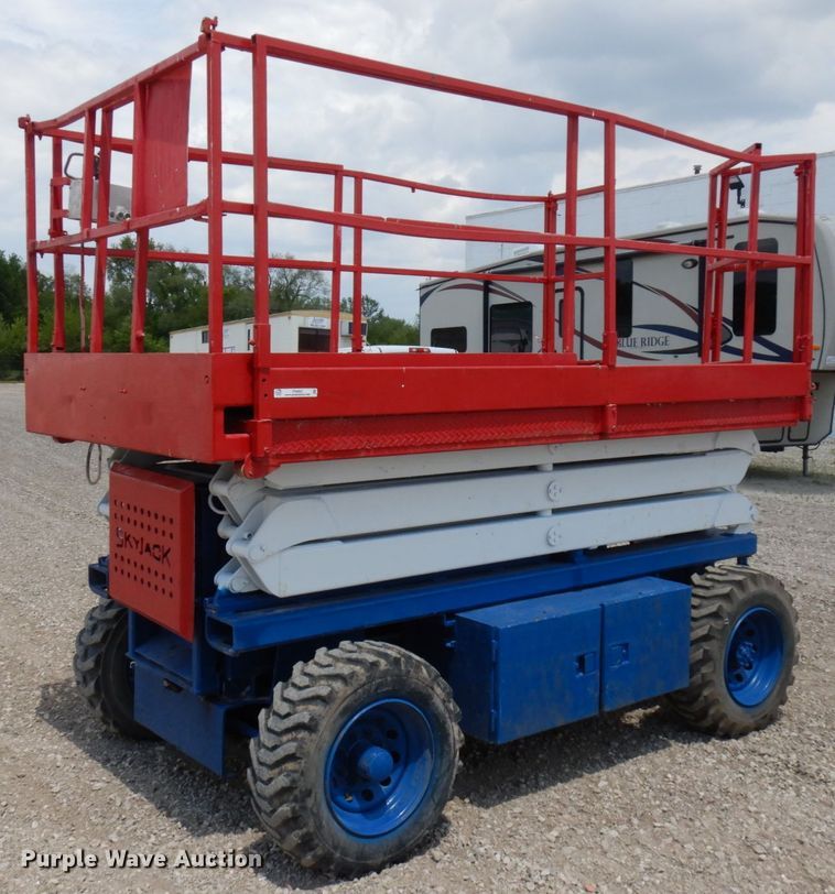 image for item IT9452 Sky Jack  scissor lift