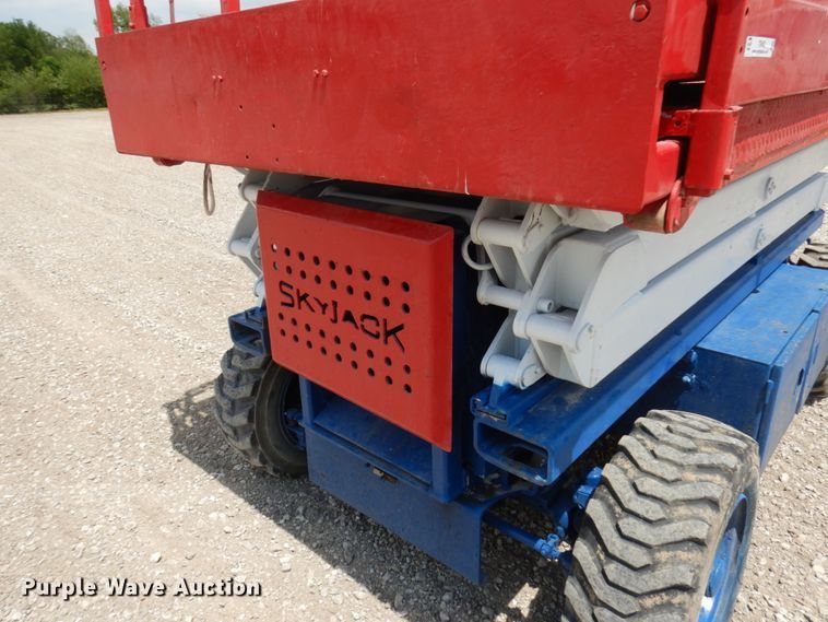 image for item IT9452 Sky Jack  scissor lift