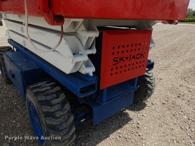 image for item IT9452 Sky Jack  scissor lift