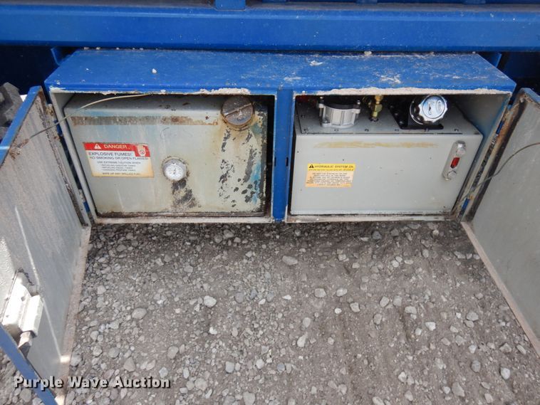 image for item IT9452 Sky Jack  scissor lift