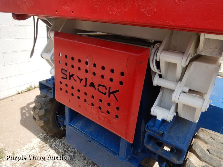 image for item IT9453 Sky Jack  scissor lift