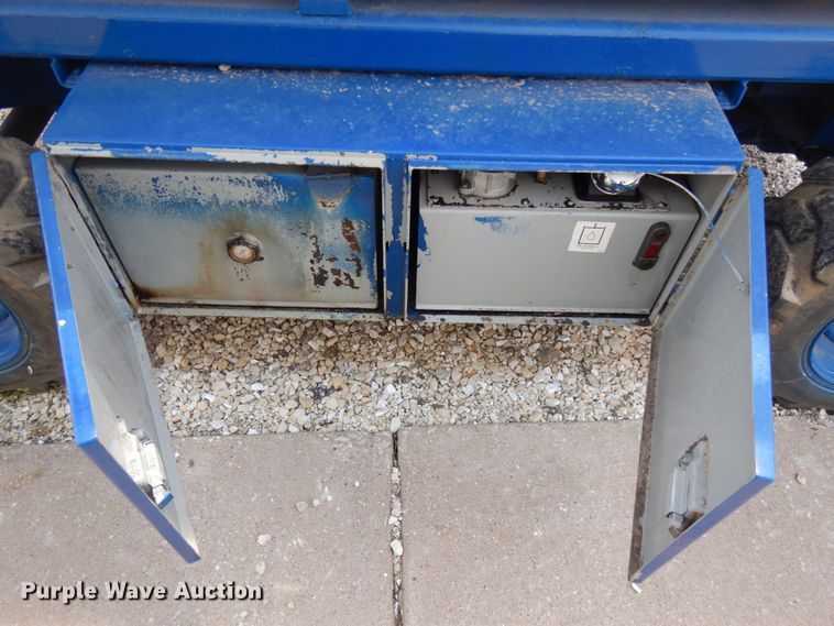 image for item IT9453 Sky Jack  scissor lift