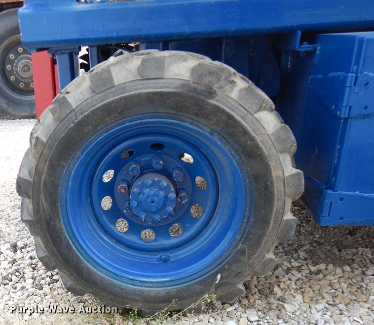 image for item IT9453 Sky Jack  scissor lift