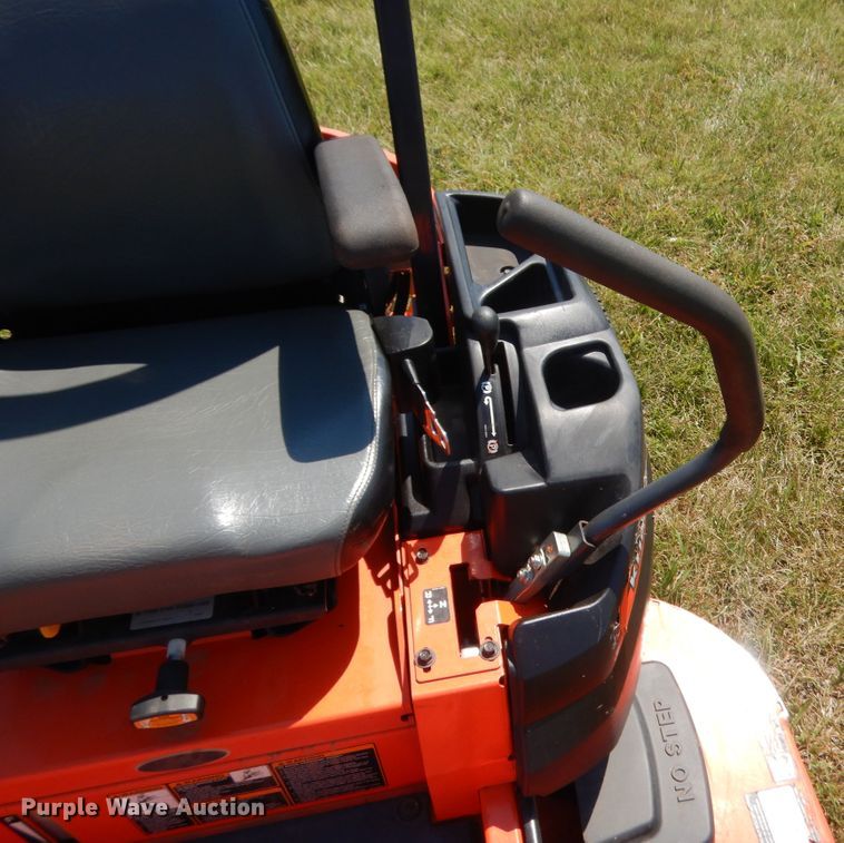 image for item IT9504 Kubota Z125SKH  ZTR lawn mower