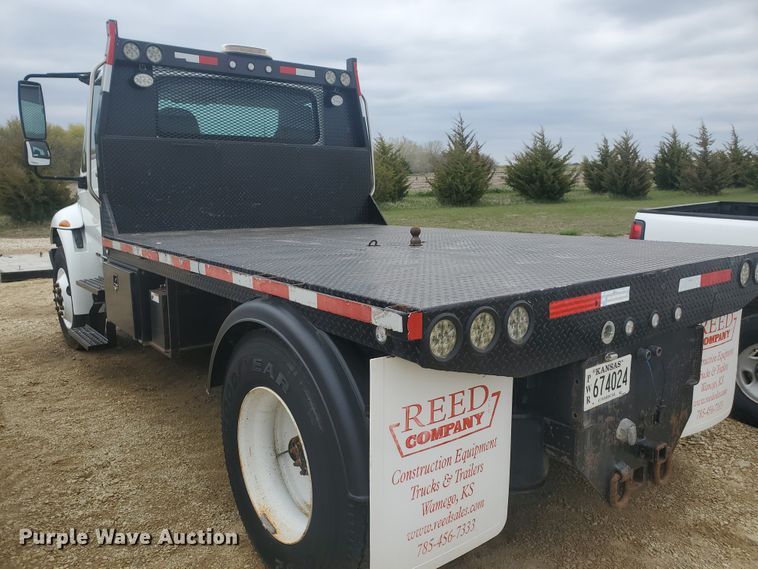 image for item IX9807 2012 International DuraStar 4300  flat bed truck