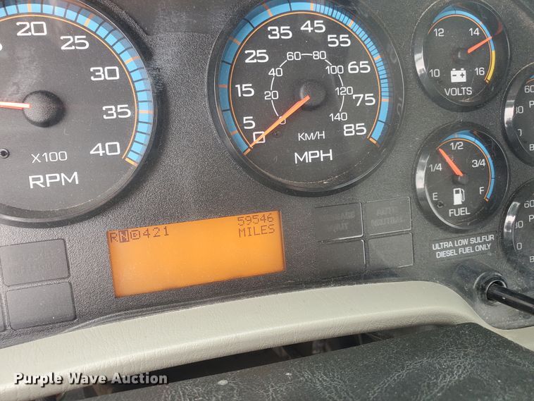 image for item IX9807 2012 International DuraStar 4300  flat bed truck