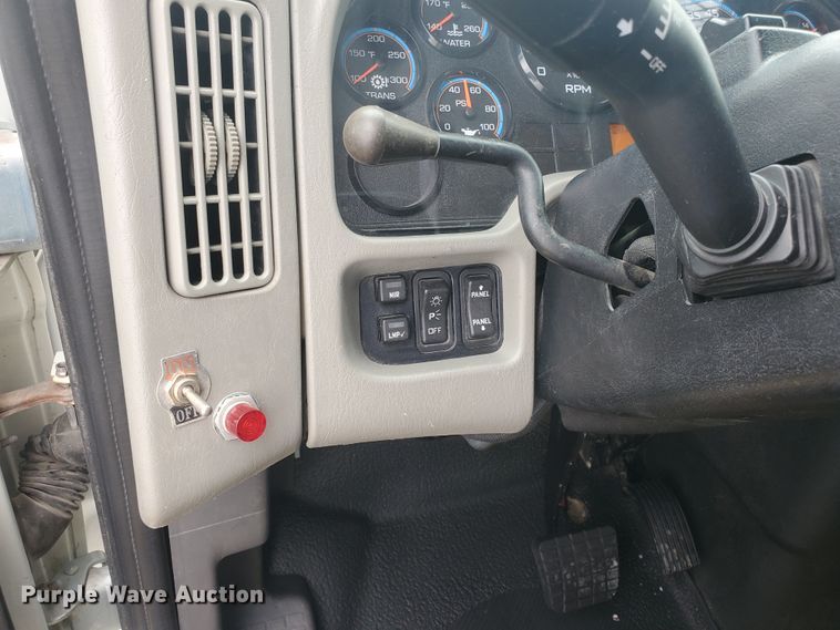 image for item IX9807 2012 International DuraStar 4300  flat bed truck