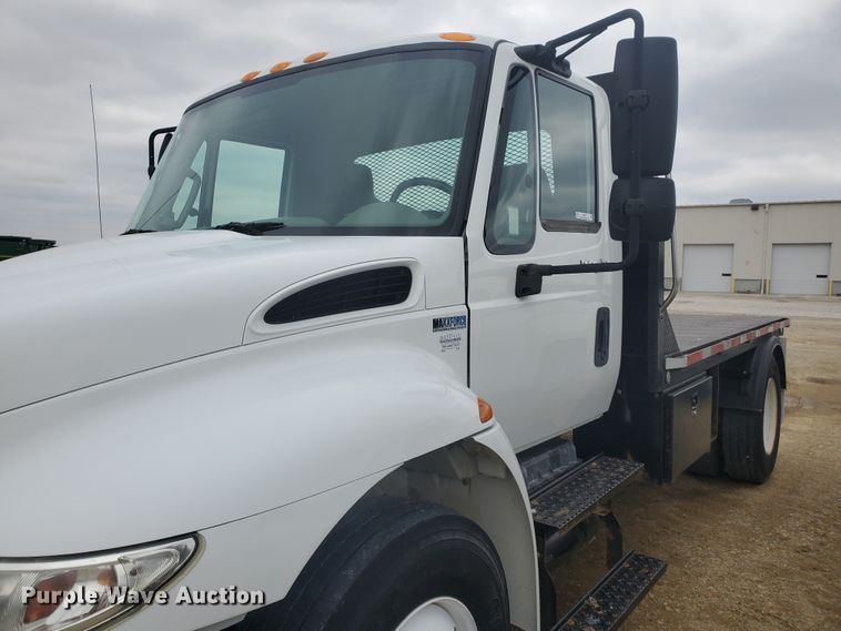 image for item IX9807 2012 International DuraStar 4300  flat bed truck