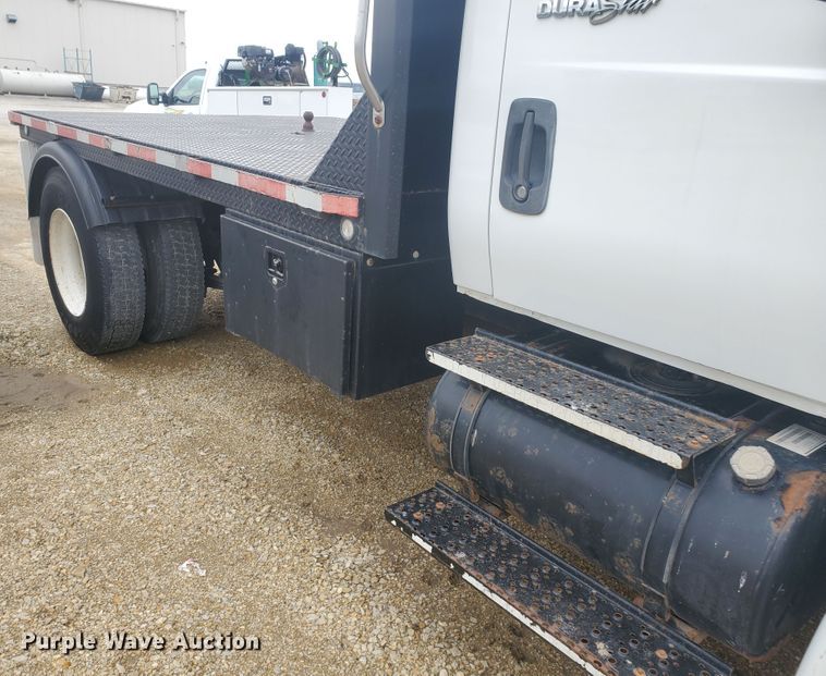 image for item IX9807 2012 International DuraStar 4300  flat bed truck