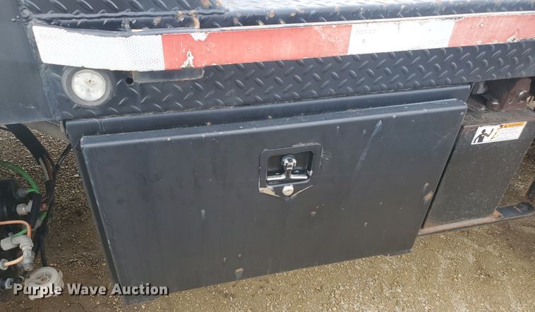 image for item IX9807 2012 International DuraStar 4300  flat bed truck