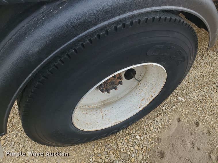 image for item IX9807 2012 International DuraStar 4300  flat bed truck