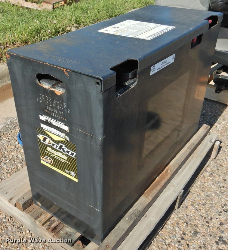 image for item JX9936 Deka ChargeMate  forklift battery charger