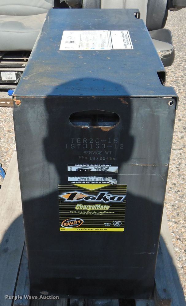 image for item JX9936 Deka ChargeMate  forklift battery charger