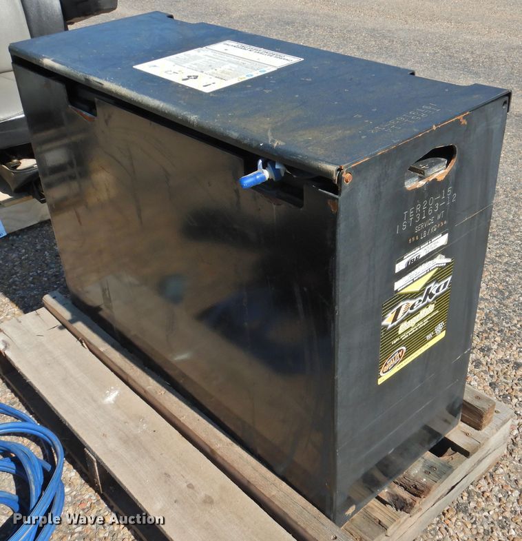 image for item JX9936 Deka ChargeMate  forklift battery charger