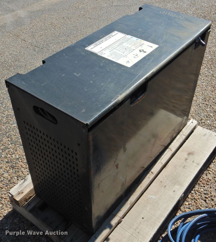 image for item JX9936 Deka ChargeMate  forklift battery charger