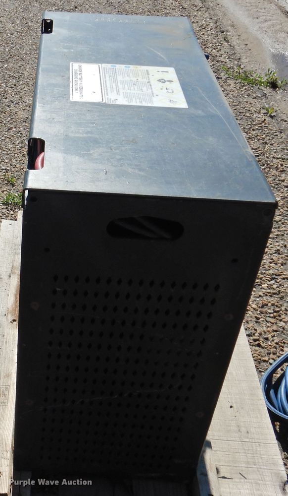 image for item JX9936 Deka ChargeMate  forklift battery charger