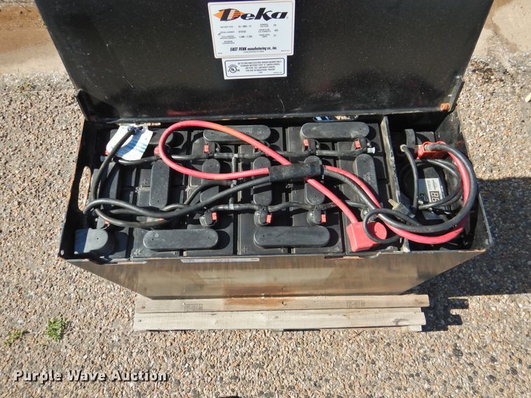 image for item JX9936 Deka ChargeMate  forklift battery charger