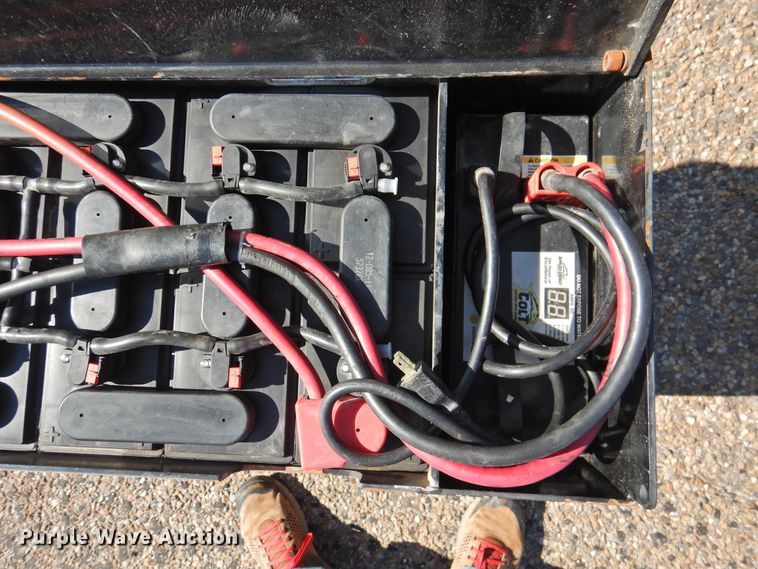 image for item JX9936 Deka ChargeMate  forklift battery charger