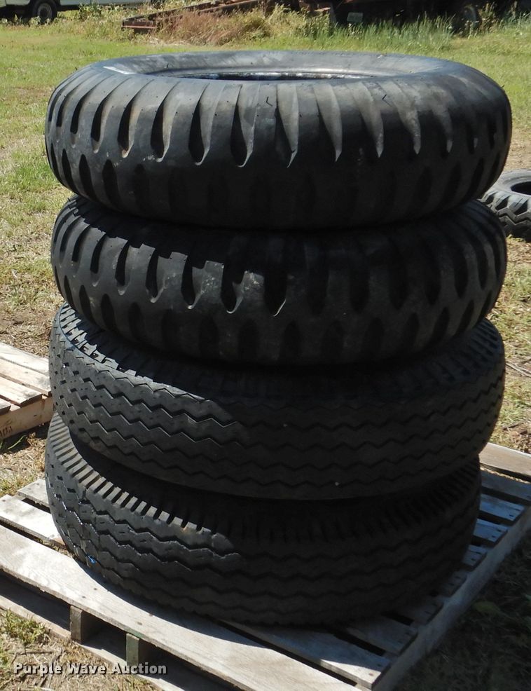 image for item JX9942 (9) tires